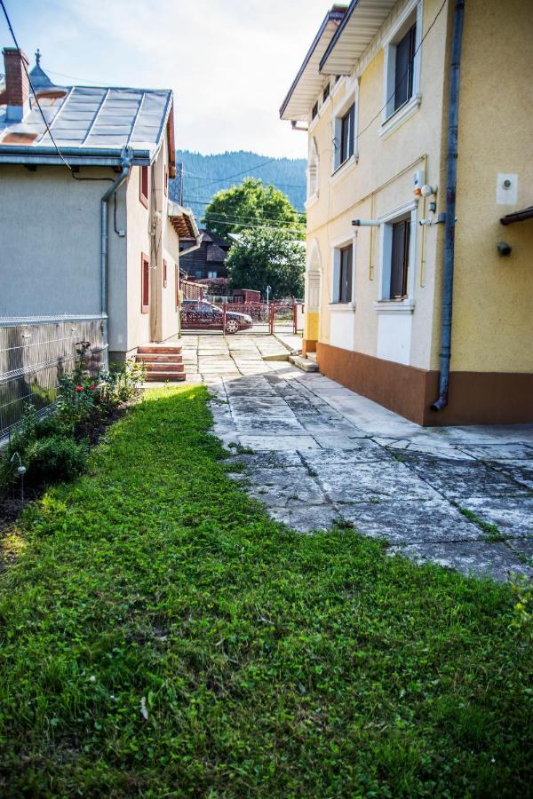 Casa Comfort Campulung Moldovenesc Bagian luar foto